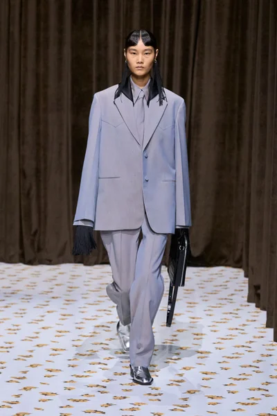 Look 7